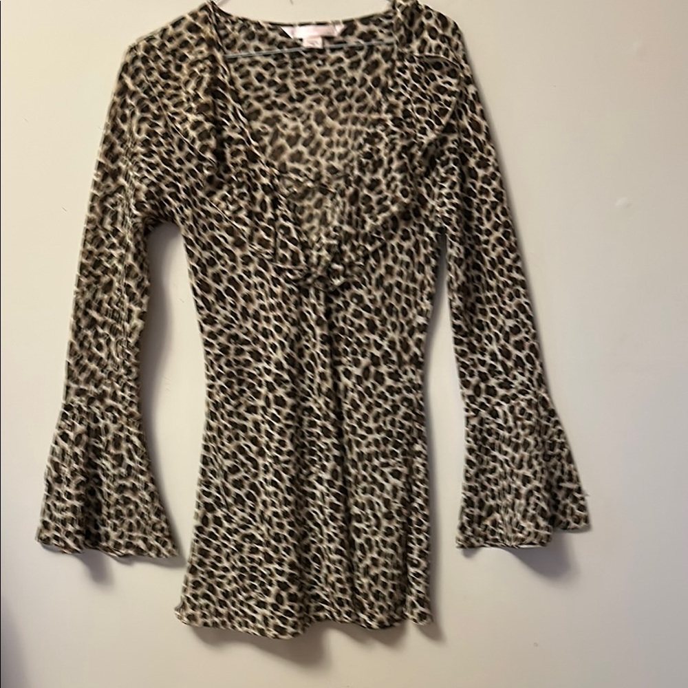 Victoria’s Secret Leopard Print Top deep v-neck flare sleeves 100% polyester XS